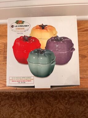 NIB Le Creuset set of 4 petite bell pepper casseroles